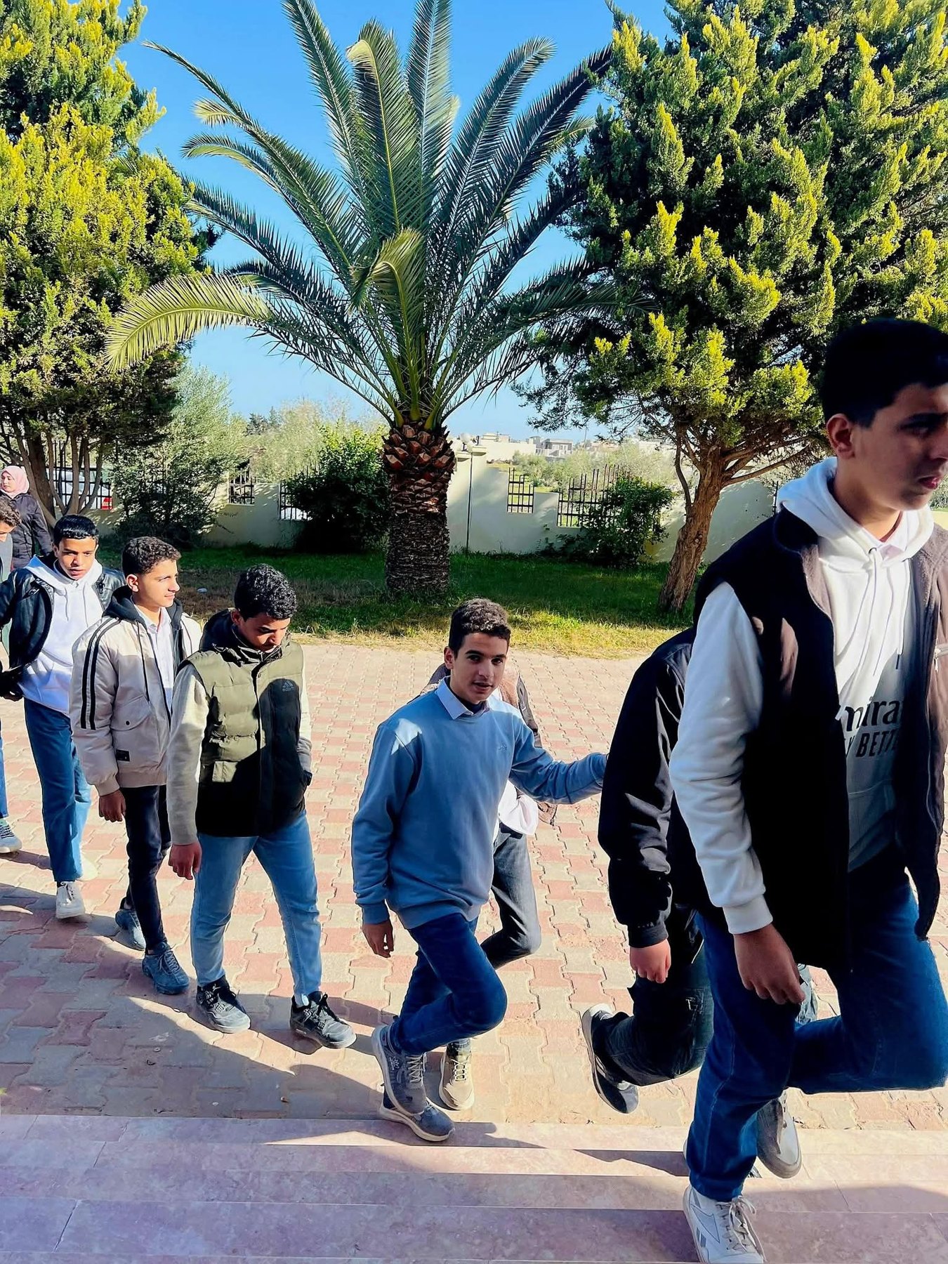 من الحياة اليومية لطلاب مدرسة روافد المستقبل الحديثة